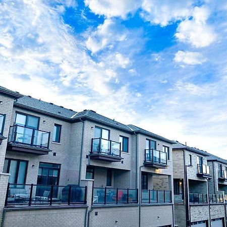 Elegant Rooms In Shared Townhouse Next To Beach Whitby Εξωτερικό φωτογραφία