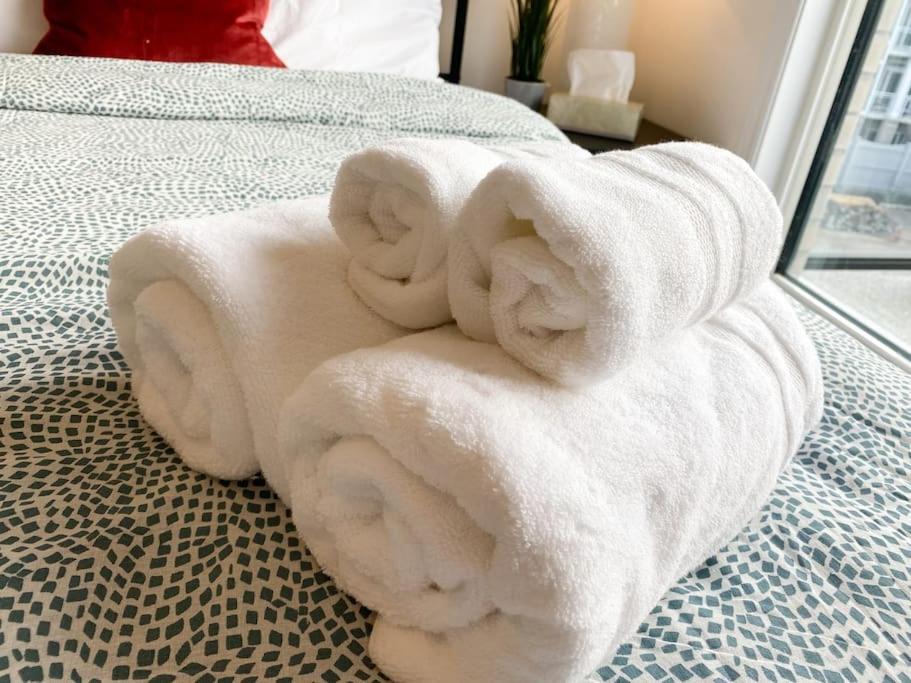 Elegant Rooms In Shared Townhouse Next To Beach Whitby Εξωτερικό φωτογραφία
