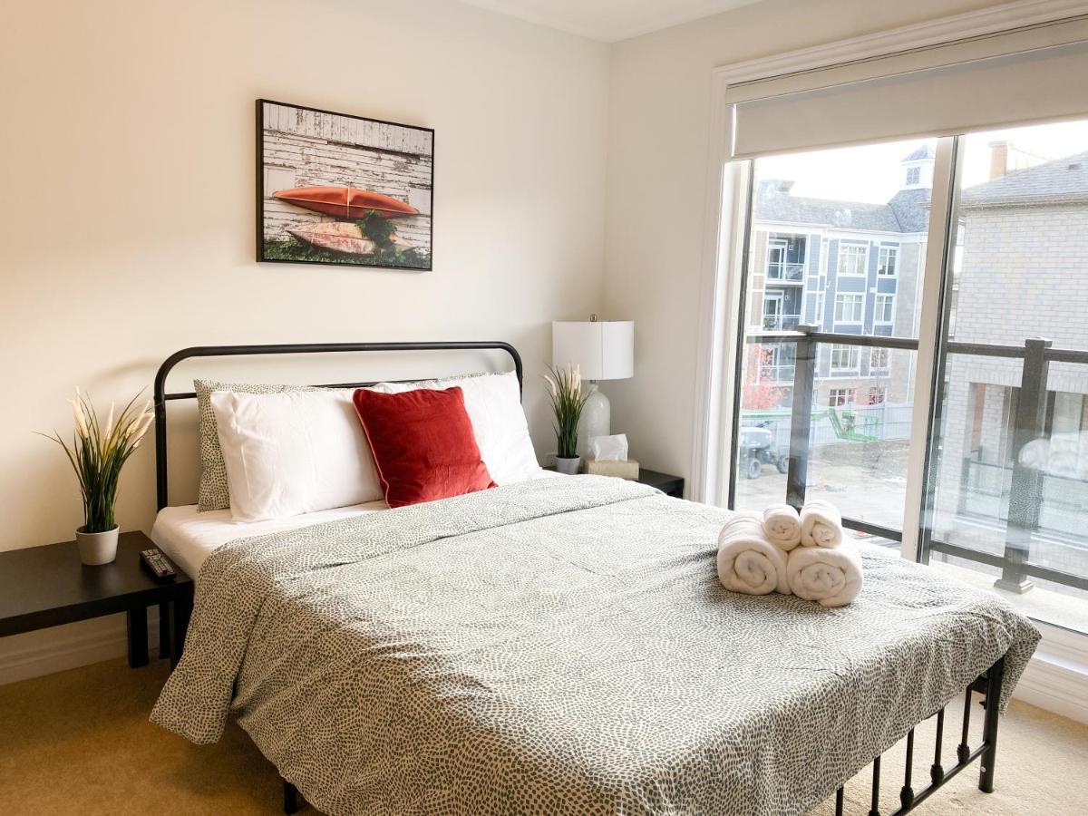 Elegant Rooms In Shared Townhouse Next To Beach Whitby Εξωτερικό φωτογραφία