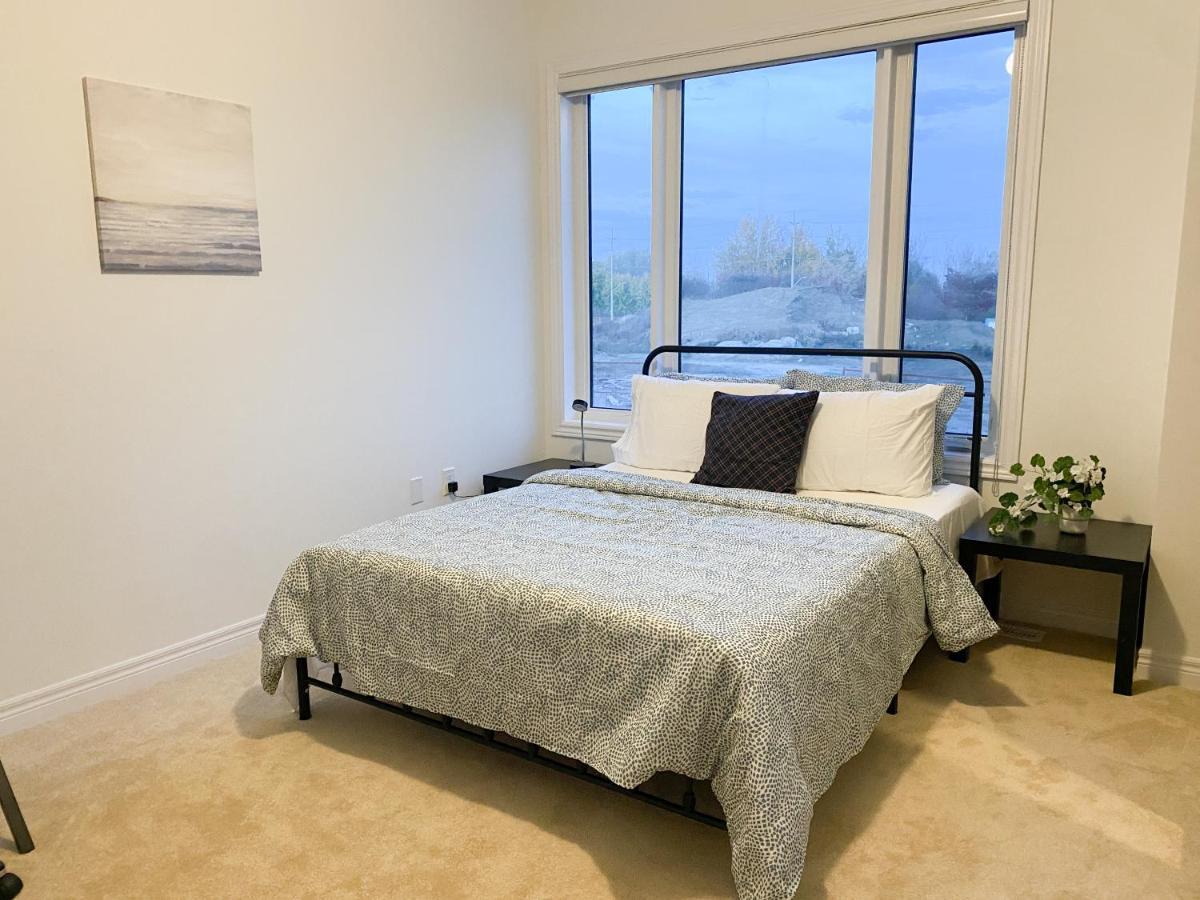 Elegant Rooms In Shared Townhouse Next To Beach Whitby Εξωτερικό φωτογραφία