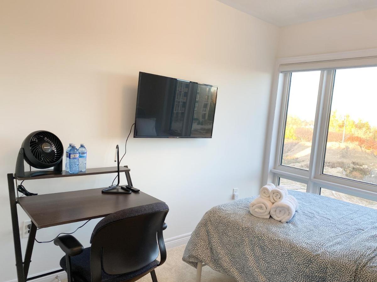 Elegant Rooms In Shared Townhouse Next To Beach Whitby Εξωτερικό φωτογραφία