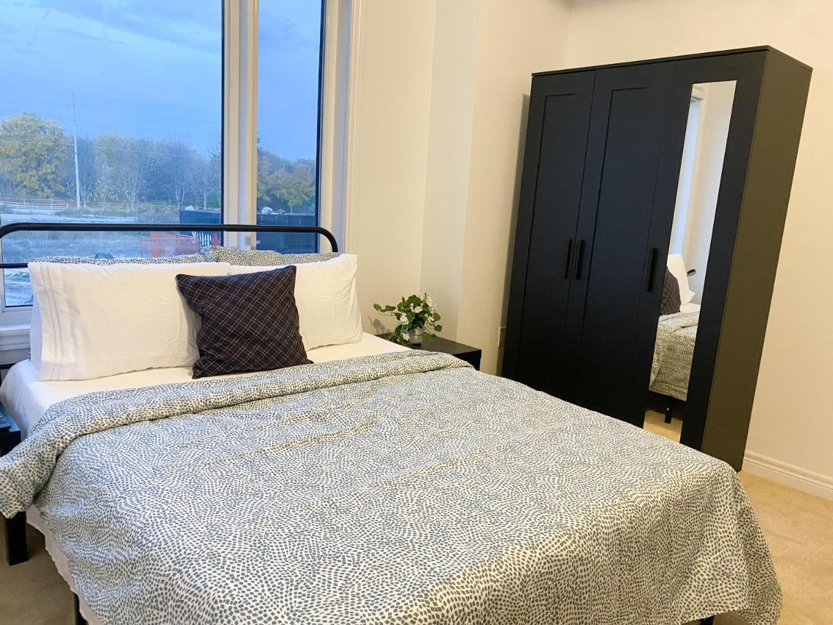 Elegant Rooms In Shared Townhouse Next To Beach Whitby Εξωτερικό φωτογραφία