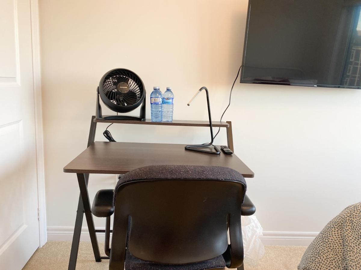 Elegant Rooms In Shared Townhouse Next To Beach Whitby Εξωτερικό φωτογραφία